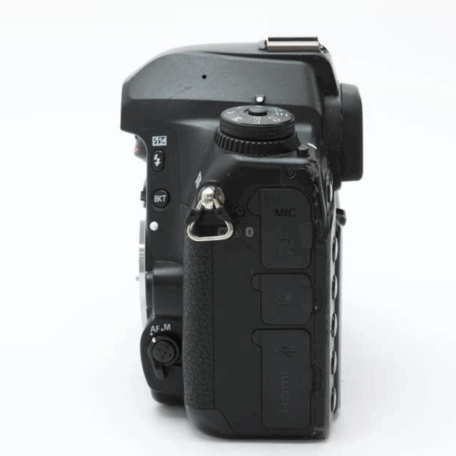 NIKON D780