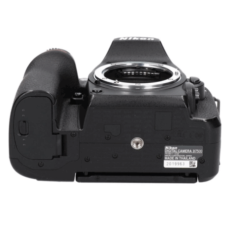 NIKON D7500