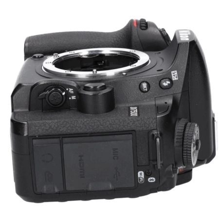 NIKON D7500